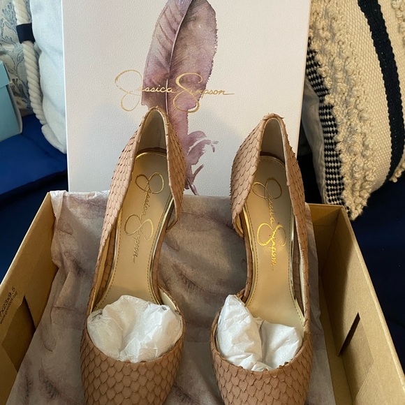 Jessica Simpson Dusty Mauve Snake Emboss Nubuck heels. Size 8 - Picture 5 of 8